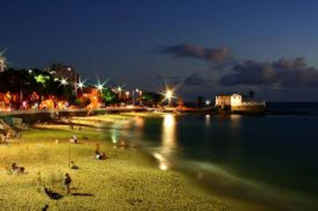Maravilhoso Apartamento 2 Quartos Com Ofuro Porto Da Barra Salvador Summer Barra Flat Eksteriør billede